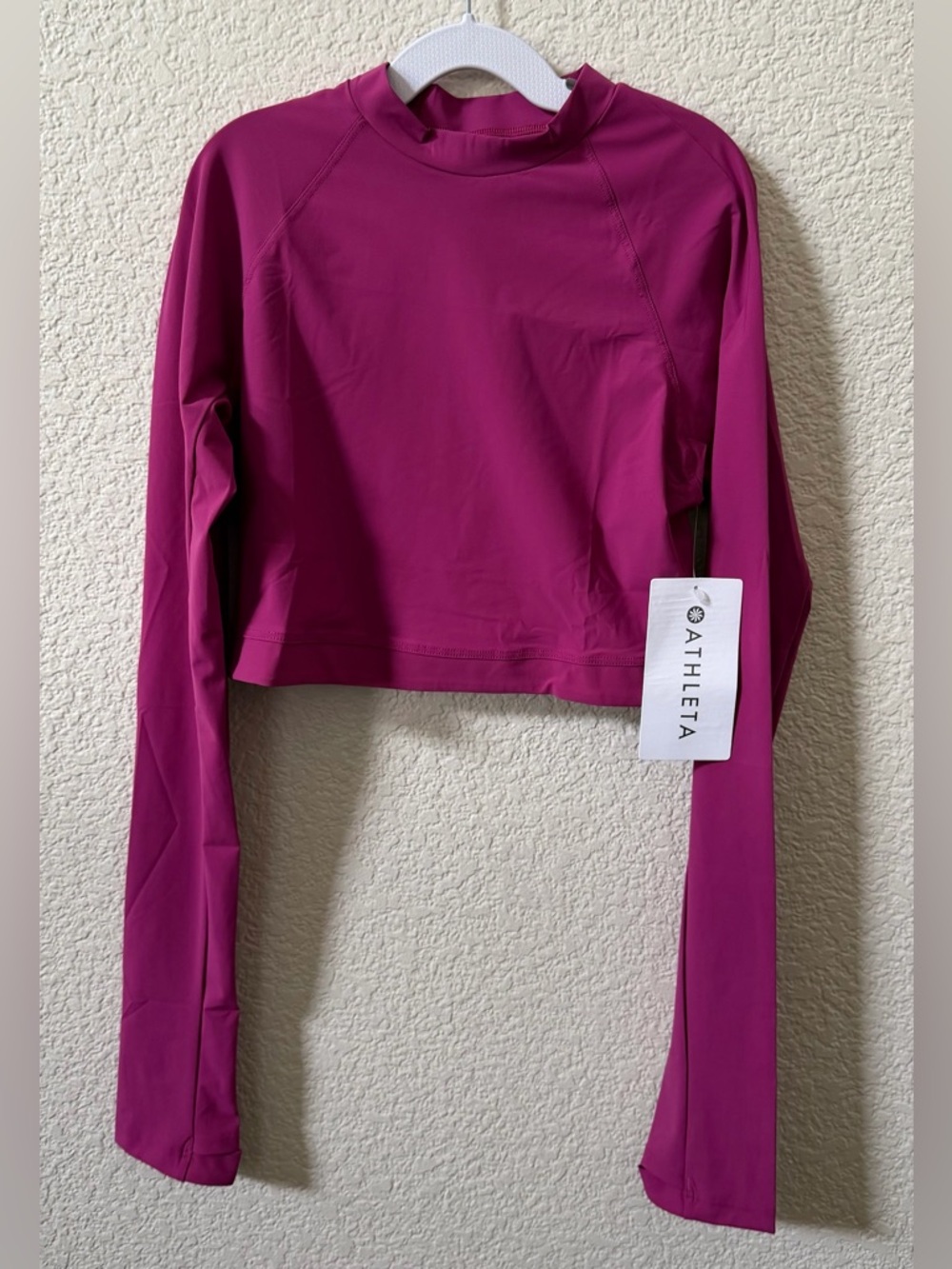 Athleta XS Crosstrain Ultra Crop Top Deep Magneta MSRP $69 Quick Dry